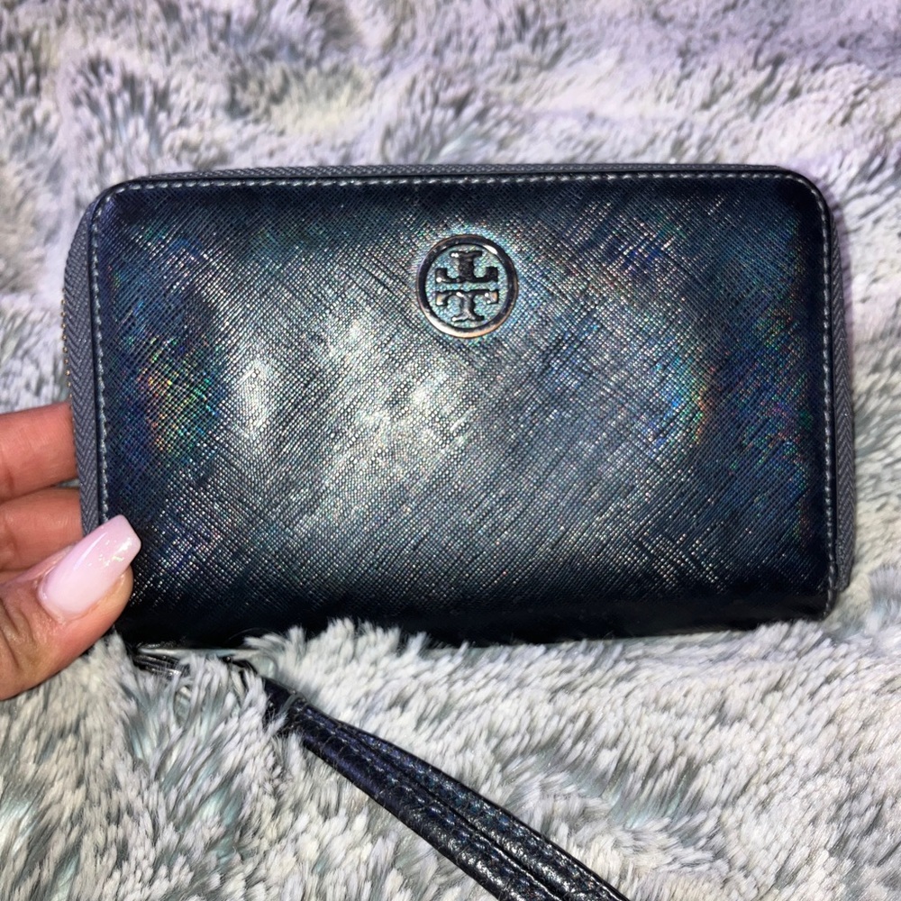 Tory Burch Robinson Saffiano Leather Ologram smartphone wristlet wallet
